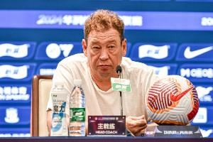 斯卢茨基:要尽全力打好最后5轮 自我心态调整是职业球员必备素养