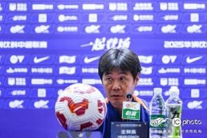 赛前|李霄鹏:明天比赛对两队都非常困难 希望双方都发挥最好水平