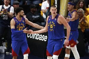 掘金前瞻球员篇:约基奇拒提前续约瞄准4年2.9亿 新季登顶3双王?