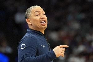 泰伦-卢:比尔会先发担任得分后卫 科林斯是否先发我记不清了