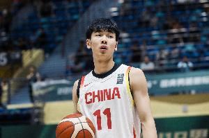 媒体人: 张博源若在EYBL赛事有好表现 高含金量offer会接踵而至