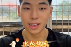  广东男篮将帅送中秋祝福：祝全国球迷朋友们节日快乐 人月两团圆