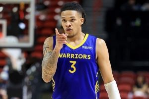 科尔：理查德知道如何打球&防守积极且能进三分 常规赛会给他时间